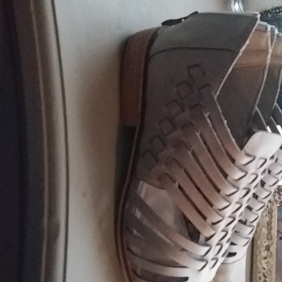 Shoes - Picture 2 of 4